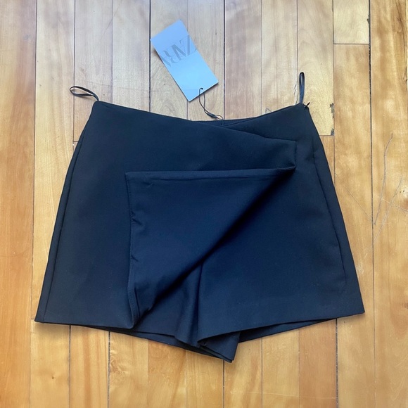 ZARA NWT Asymmetrical black skort XS - Picture 3 of 4